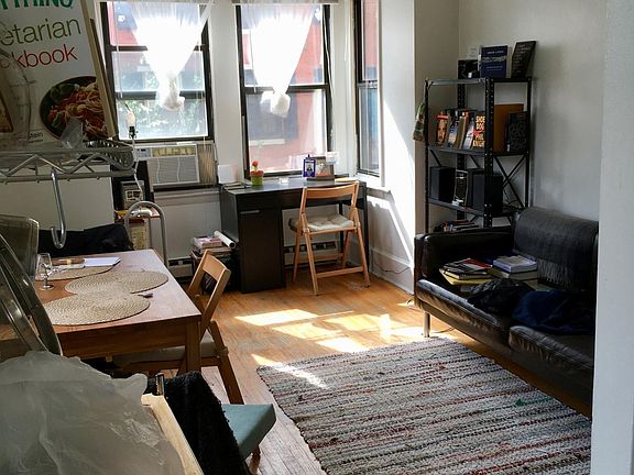 2nd image of 425 S Carlisle St APT 2C