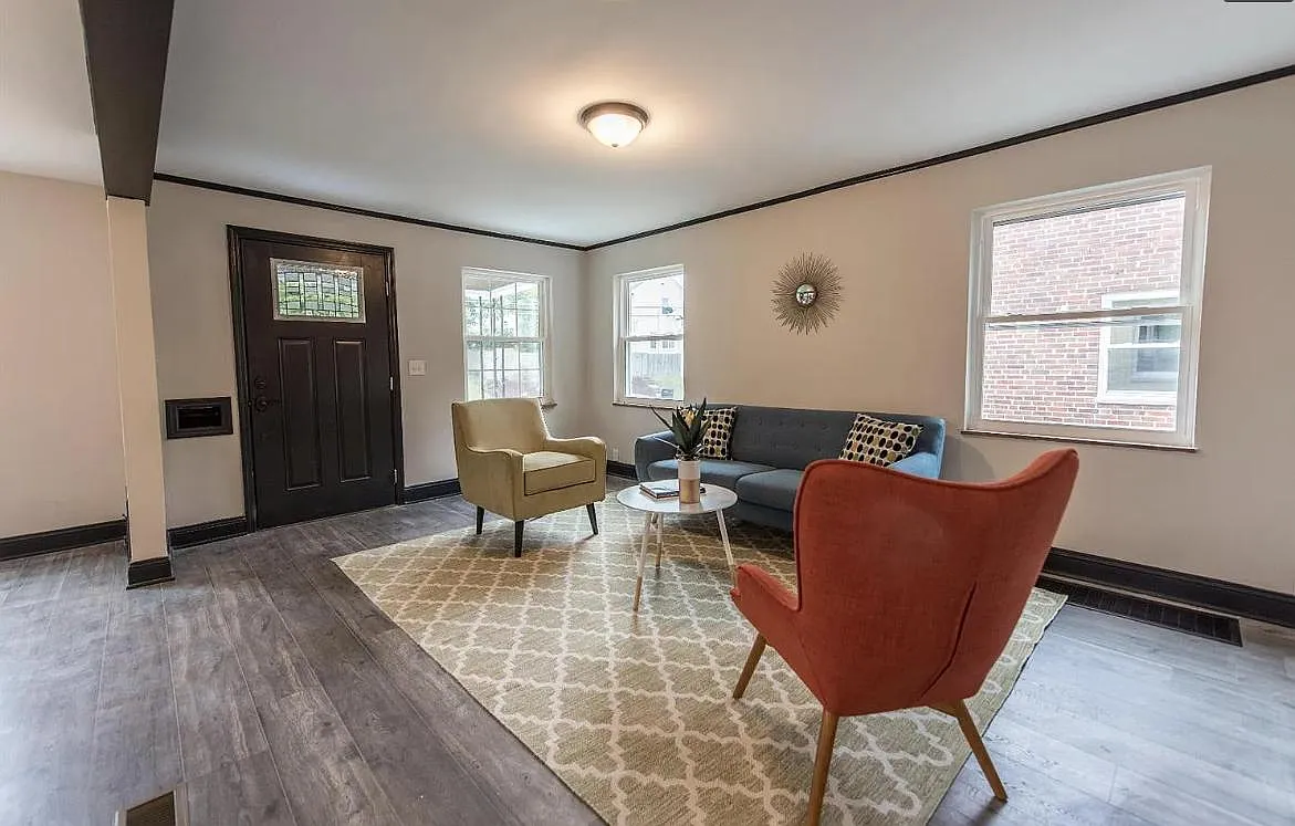 3 bed, 1001 sqft, $2,195 — Photo 3