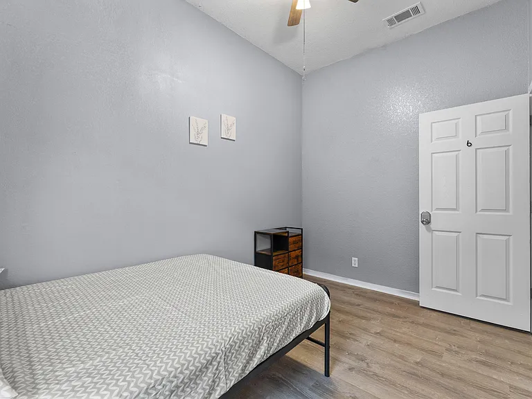 Merlin Dr — Photo 1