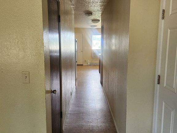 4th image of 215-225 NW Tingley St #215C