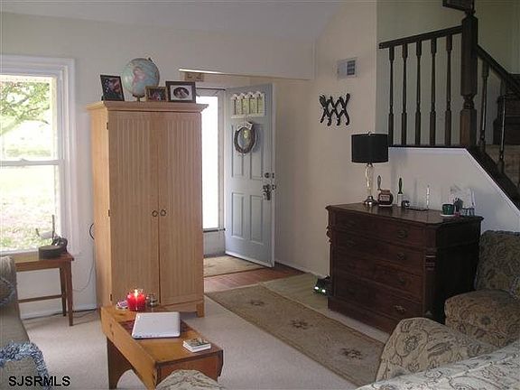 4th image of 719 Whalers Cove Ct