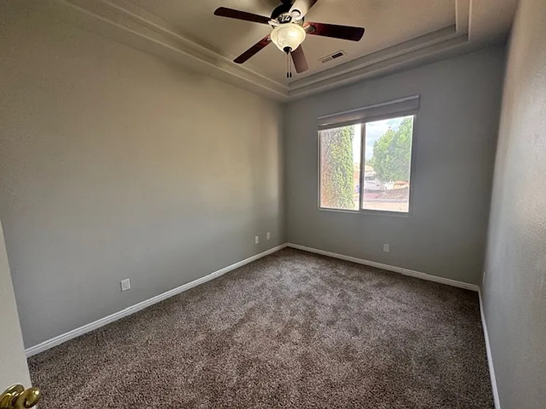 2409 E 200 S — Photo 12