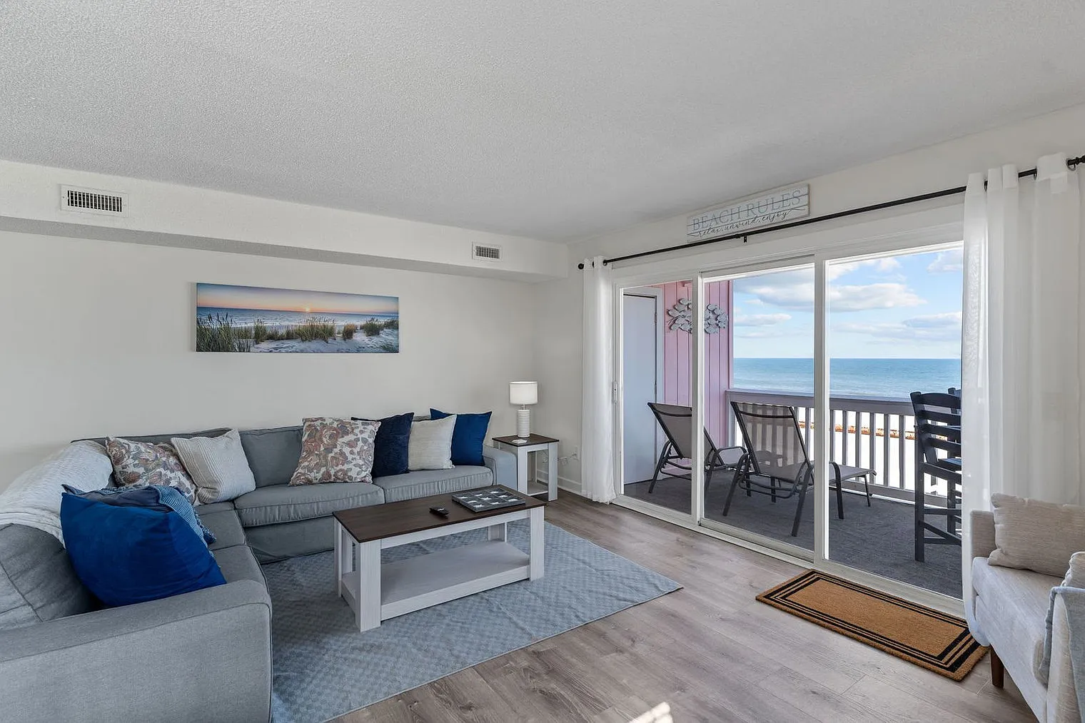 2 bed, 2.0 bath, 947 sqft, $5,661 — Photo 4