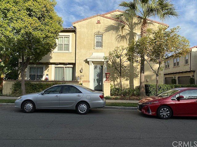 1st image of 560 S Kroeger St