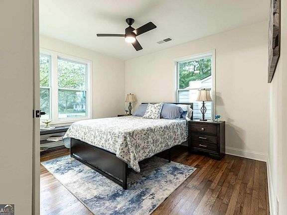 5th image of 2712 Joyce Ave