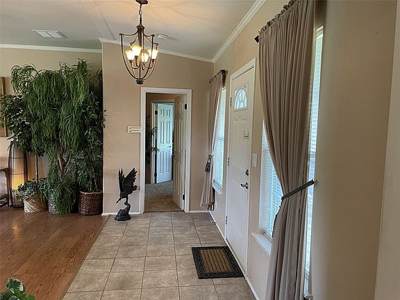 3rd image of 394 Emerald Glenn Ln