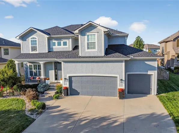 16685 S Lind Rd, Olathe, KS 66062