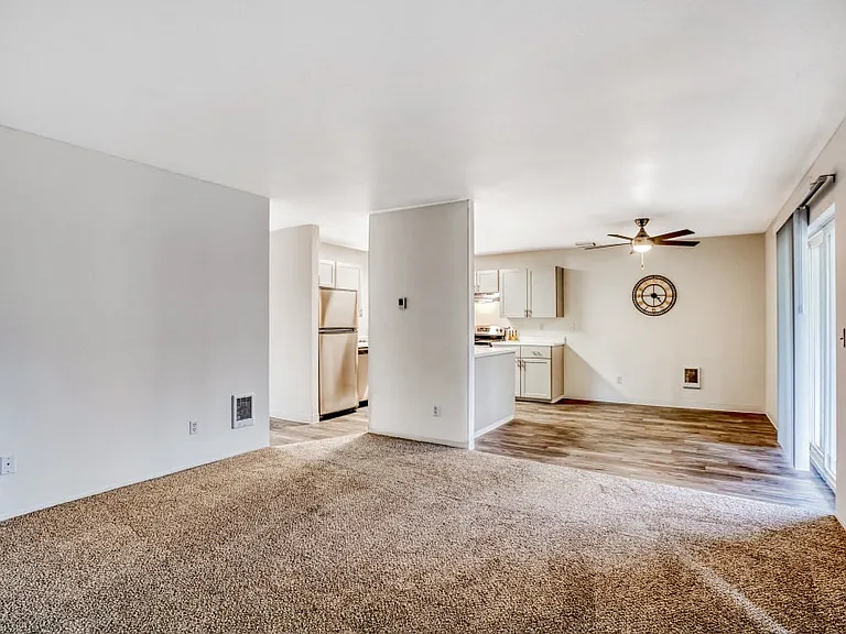Woodspring Apt — Photo 16