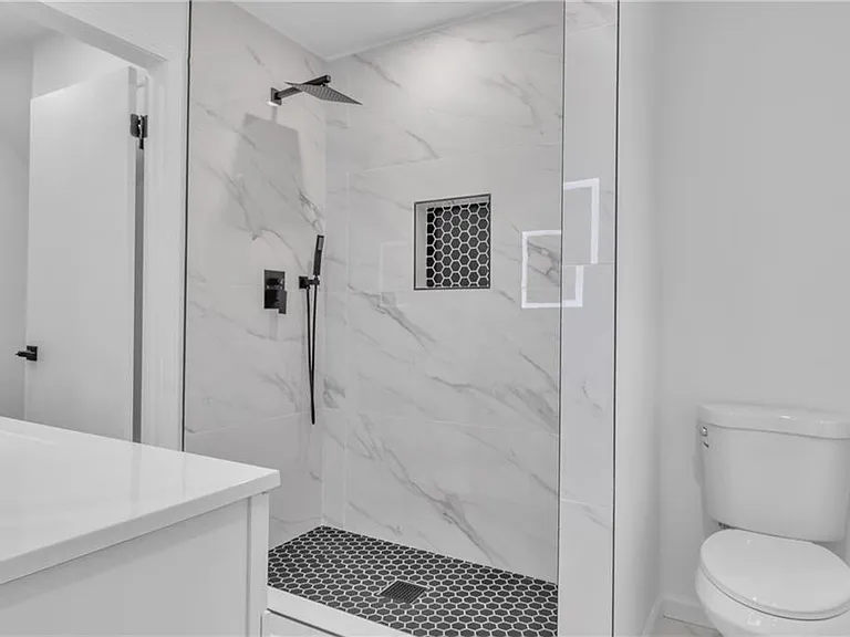 3296 Columbia Woods Dr — Photo 31
