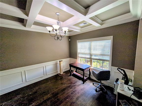 4th image of 2906 Ashley Ln