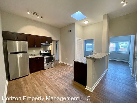 2nd image of 500 W Franklin St #13875324