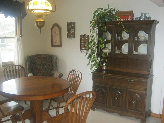 3rd image of 643 Hillsborough Ave