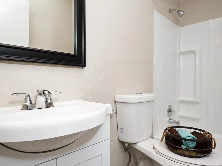 The Jax Apartments | Bathroom