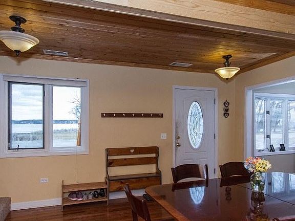 3rd image of 2844 Lakeshore Dr