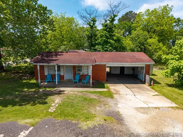 101 SW Hayes St, Idabel, OK 74745
