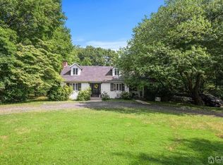 627 Old Stage Rd, East Brunswick, NJ 08816