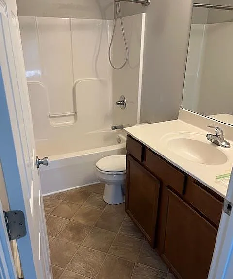1241 Orchard Dr — Photo 3