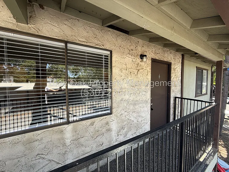 985 Salem St #6 — Photo 2