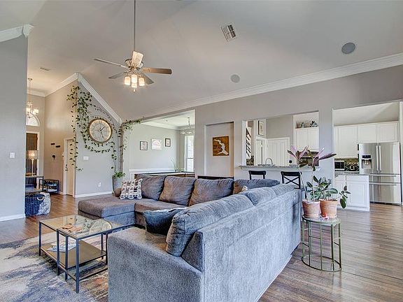 3rd image of 2627 Cedar View Dr