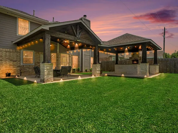 1927 Pinewood Court Dr, Baytown, TX 77521