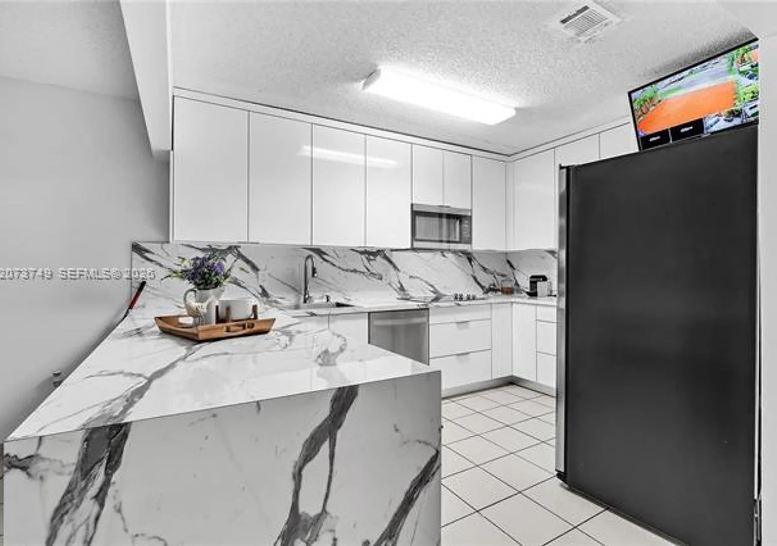 980 W 43rd Pl # 980, Hialeah, FL 33012 — Photo 1
