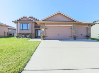 1394 Callahan Dr, Council Bluffs, IA 51503