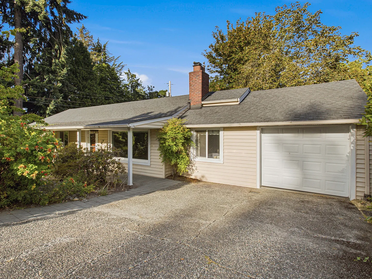 5 bed, 1860 sqft, $3,780 — Photo 1