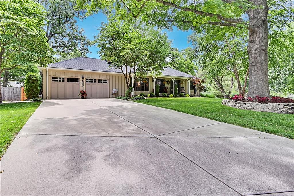 7928 Outlook Ln, Prairie Village, KS 66208 Zillow