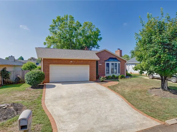 105 Flagstone Dr, Easley, SC 29642