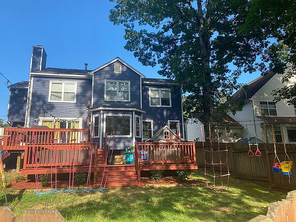 3rd image of 305 Summerlake Ln