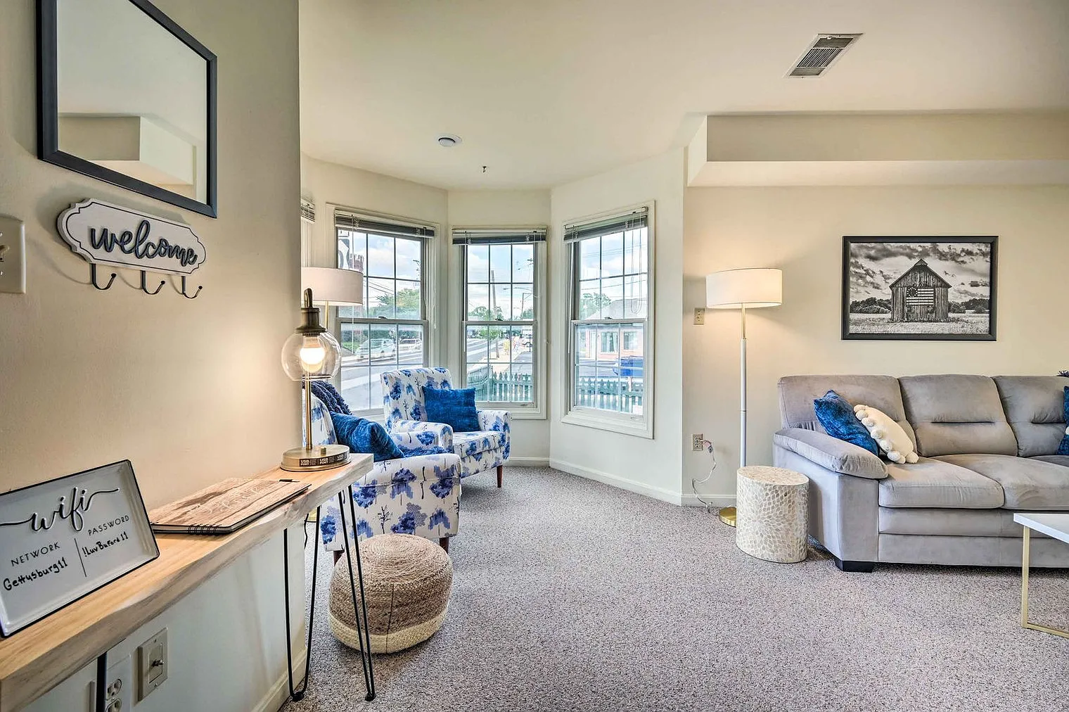 2 bed, 1.0 bath, 1227 sqft, $4,120 — Photo 2