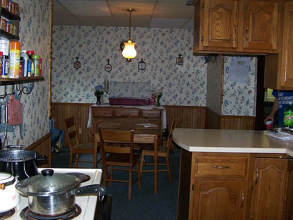 3rd image of 307 East Elm