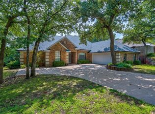411 Crown Colony Rd, Edmond, OK 73034