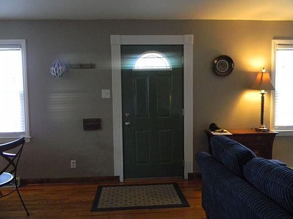 4th image of 6808 Schneider Ave