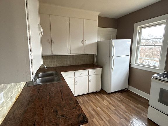 4th image of 107 Bitting Ave #B