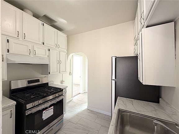 5th image of 5038 Denker Ave #1/4