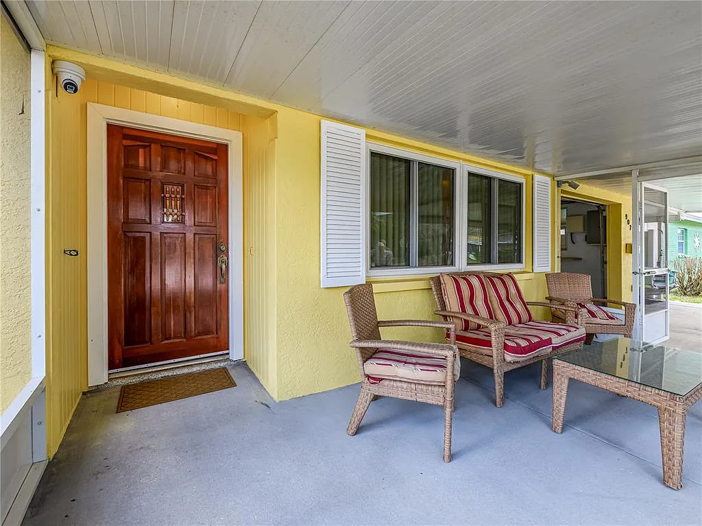 3 bed, 2.0 bath, 1500 sqft, $2,200 — Photo 2