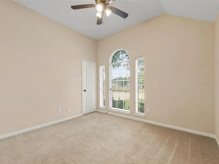 210 Leisure Dr — Photo 25