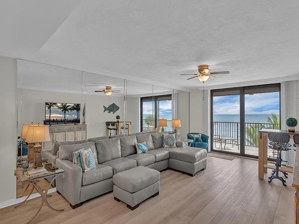 2 bed, 1850 sqft, $10,000 — Photo 3