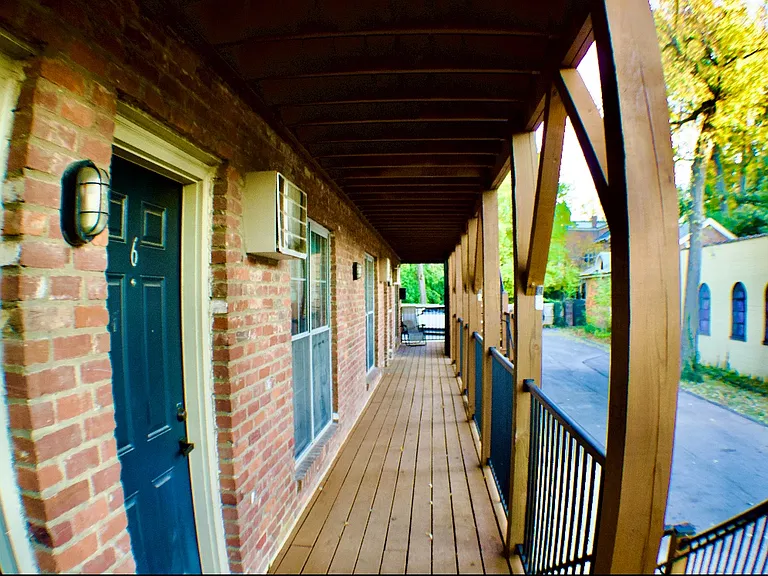 218 N Broadway St #2 — Photo 3