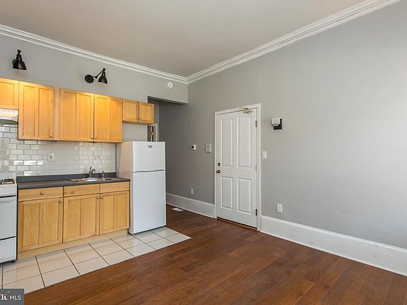 4th image of 721 S 19th St Unit 1F