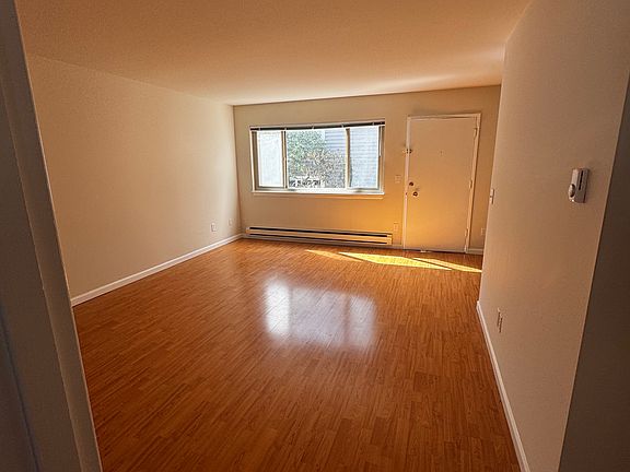 2nd image of 3642 14th Ave W APT 4