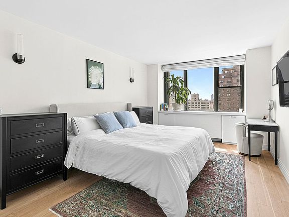 5th image of 201 E 17th St APT 15C