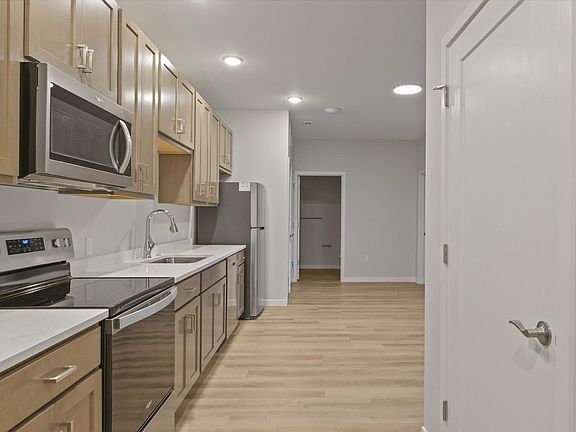 5th image of 1915 S Mattis Ave #2-307