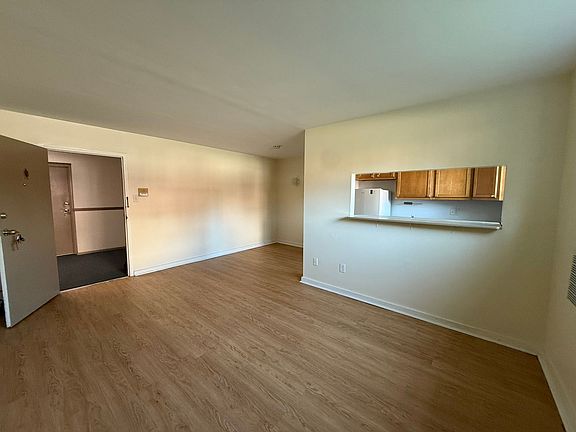 3rd image of 341 Gross St #L1