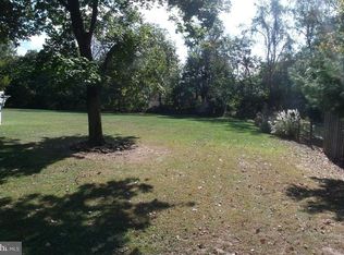 33 Layle Ln, Doylestown, PA 18901