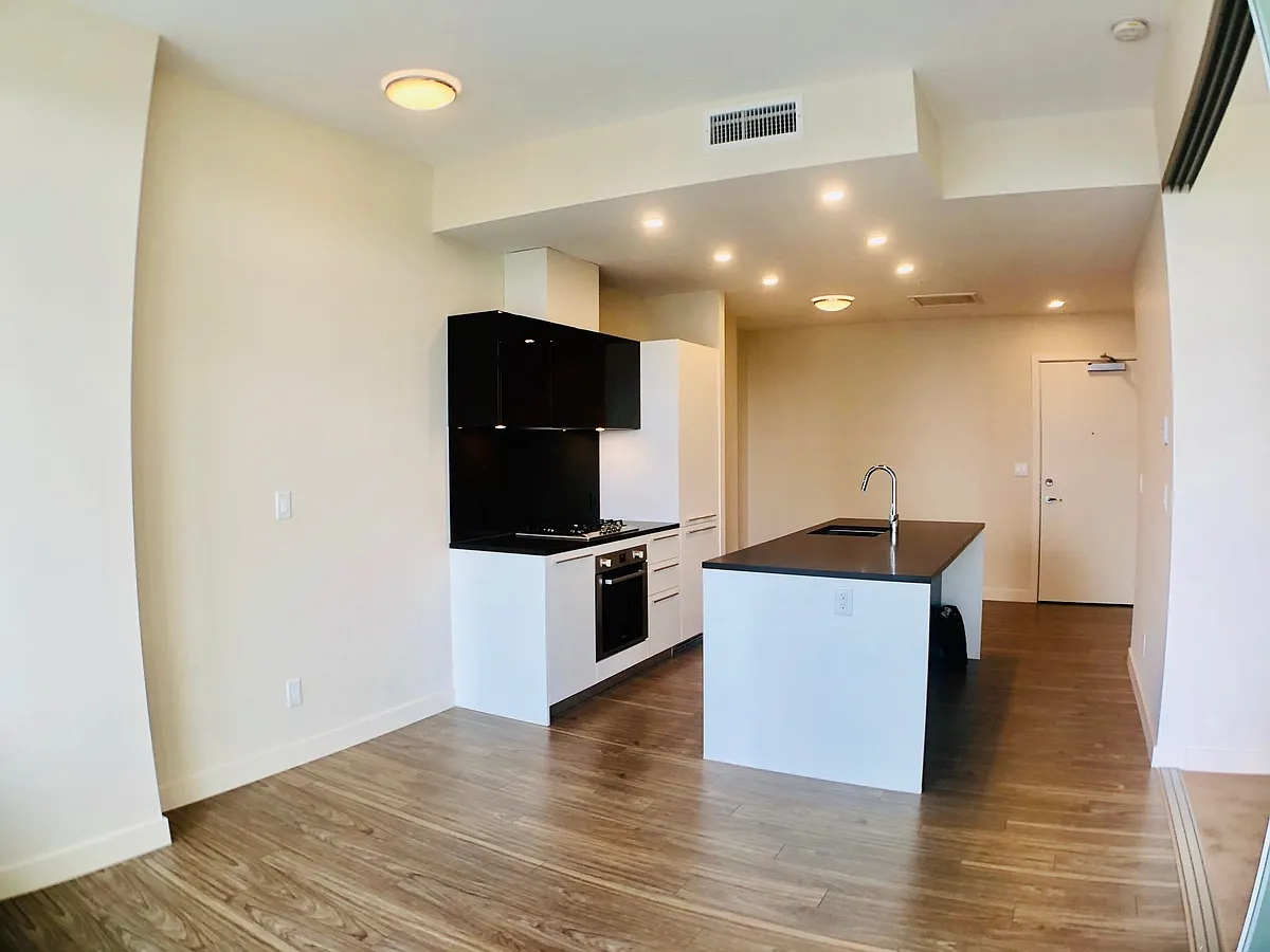Building Photo - 6383 McKay Ave #1507