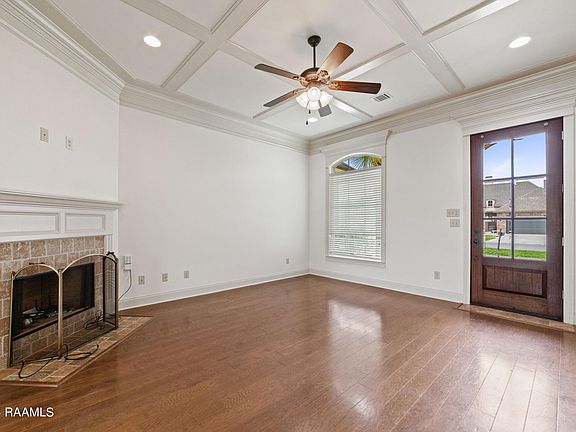 4th image of 106 Hacienda Ln