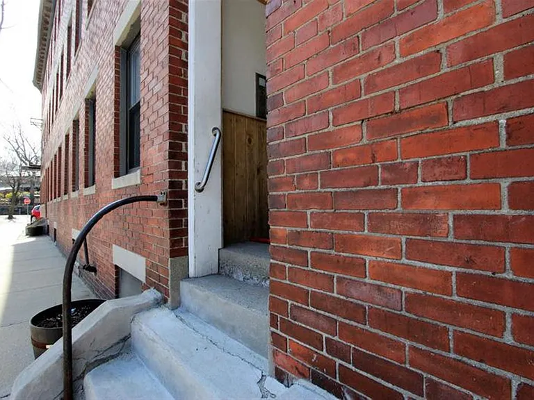 41 Ivaloo St — Photo 4