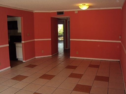 4th image of 2504 Lemontree Ln